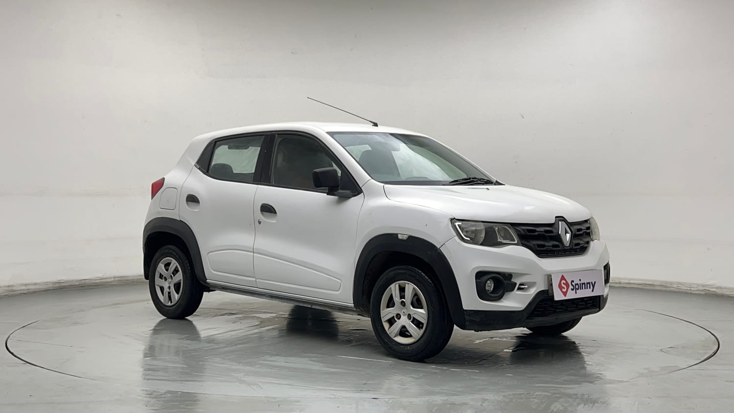 Used 2016 Renault Kwid RXT Petrol Manual exterior RIGHT FRONT CORNER VIEW