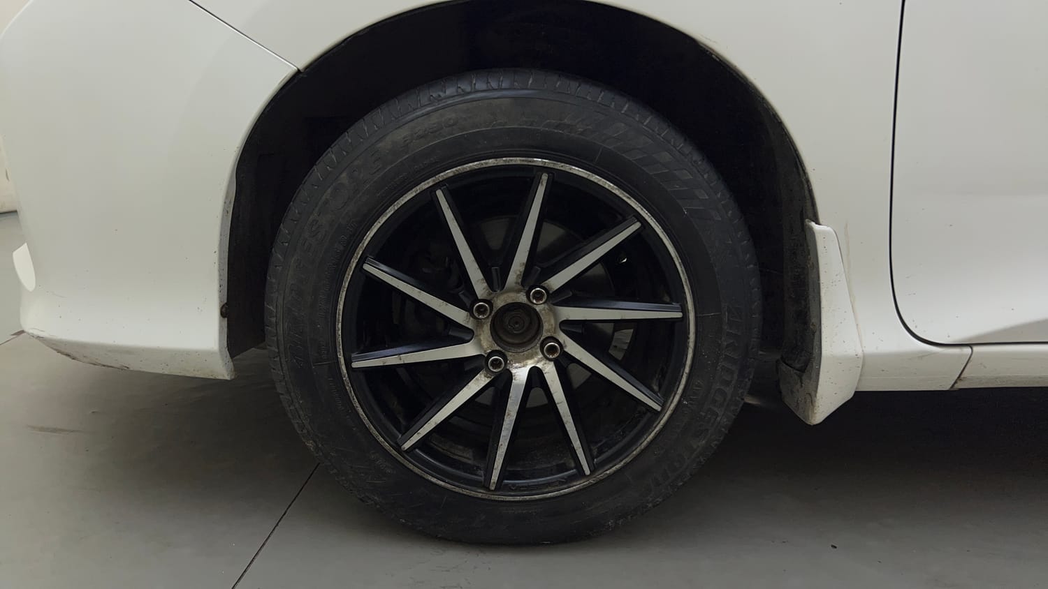 Used 2015 Honda City SV CVT Petrol Automatic tyres LEFT FRONT TYRE RIM VIEW