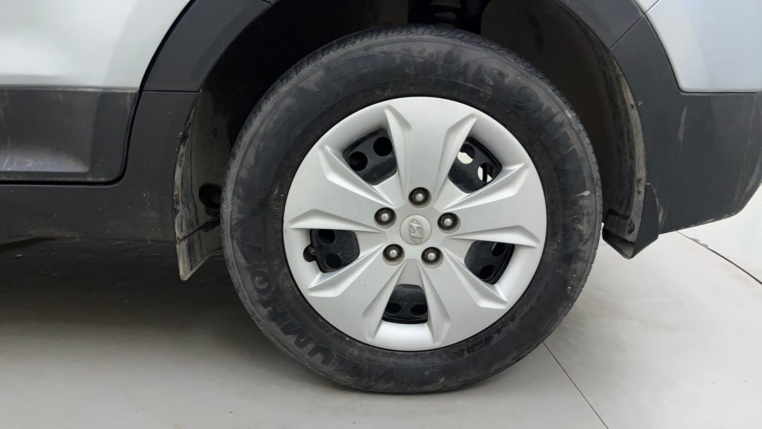 Used 2019 Hyundai Creta E Plus 1.6 Petrol Petrol Manual tyres LEFT REAR TYRE RIM VIEW