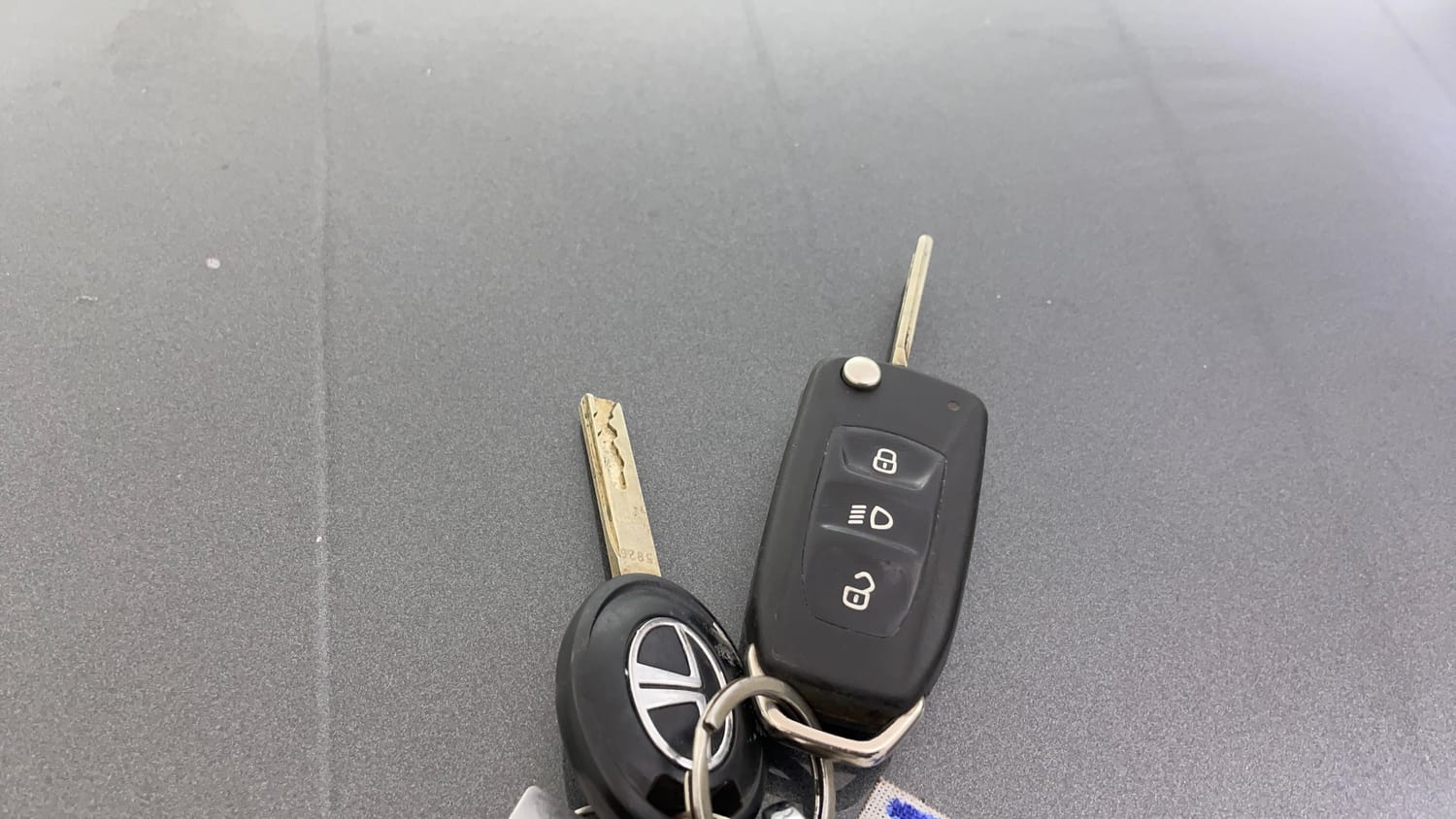 Used 2024 Tata Altroz XM Plus Petrol Petrol Manual extra CAR KEY VIEW