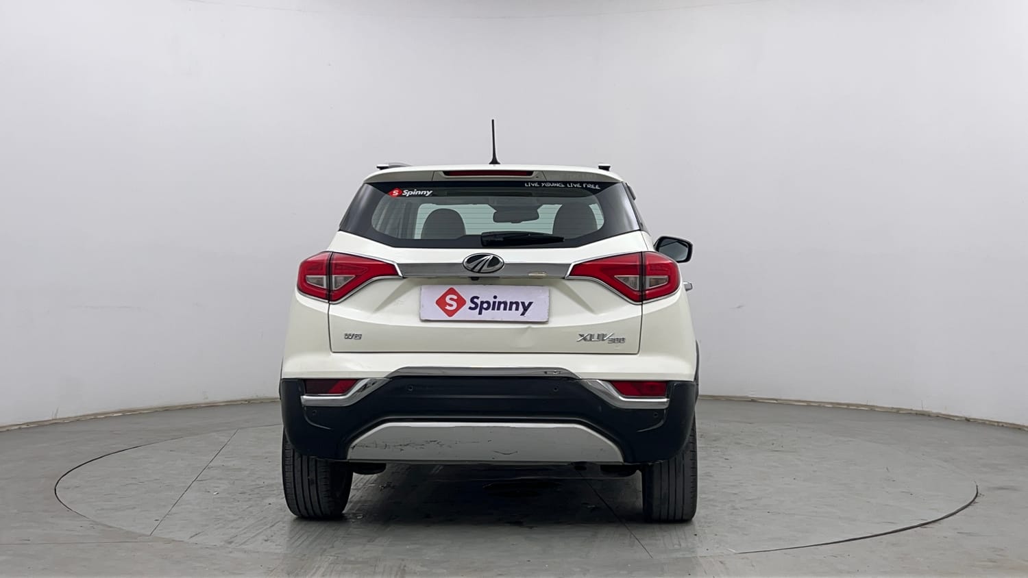 Used 2019 Mahindra XUV 300 1.5 W8 (O) Diesel Manual exterior BACK VIEW