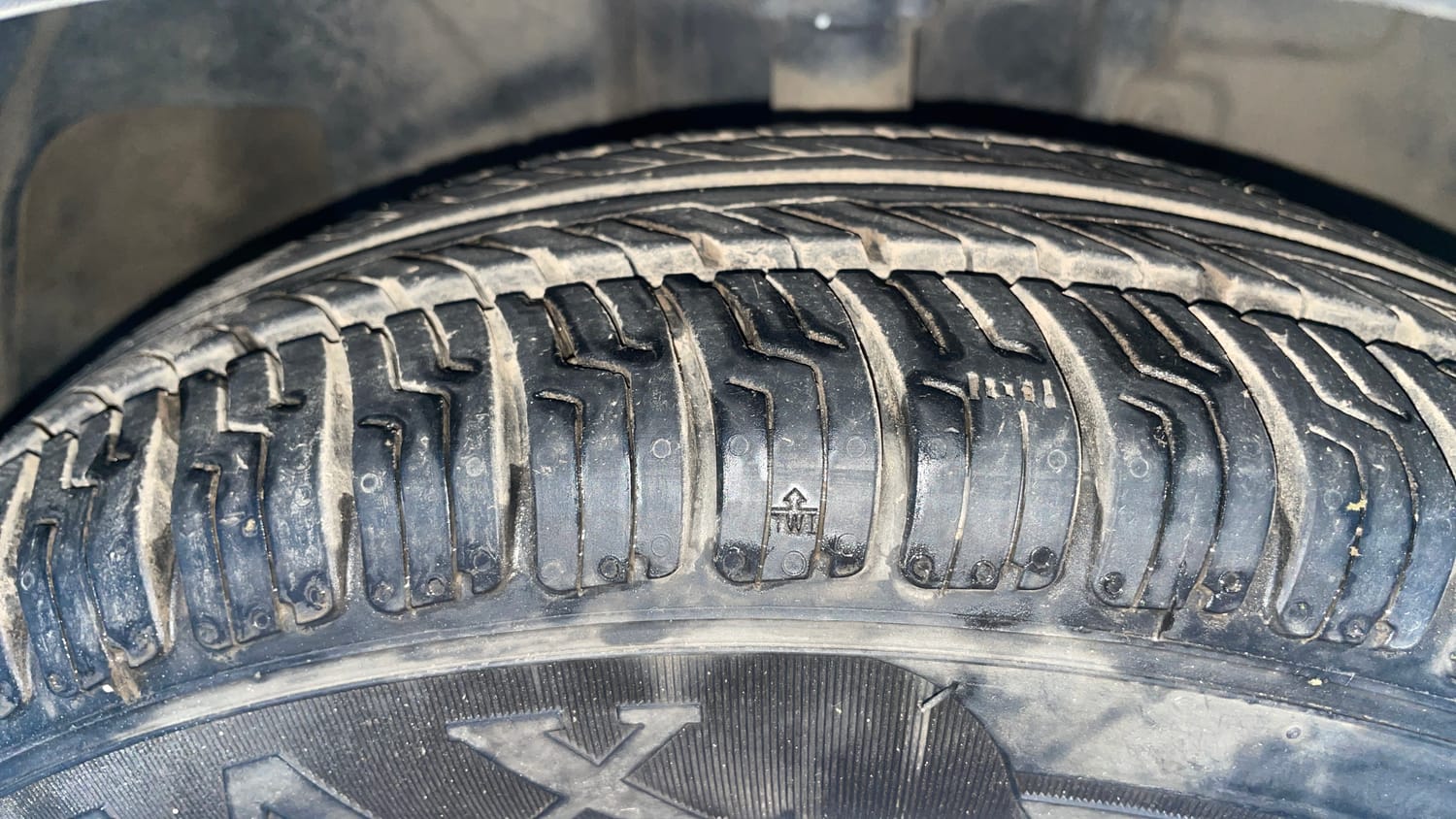 Used 2016 Datsun Redi-GO S Petrol Manual tyres RIGHT FRONT TYRE TREAD VIEW