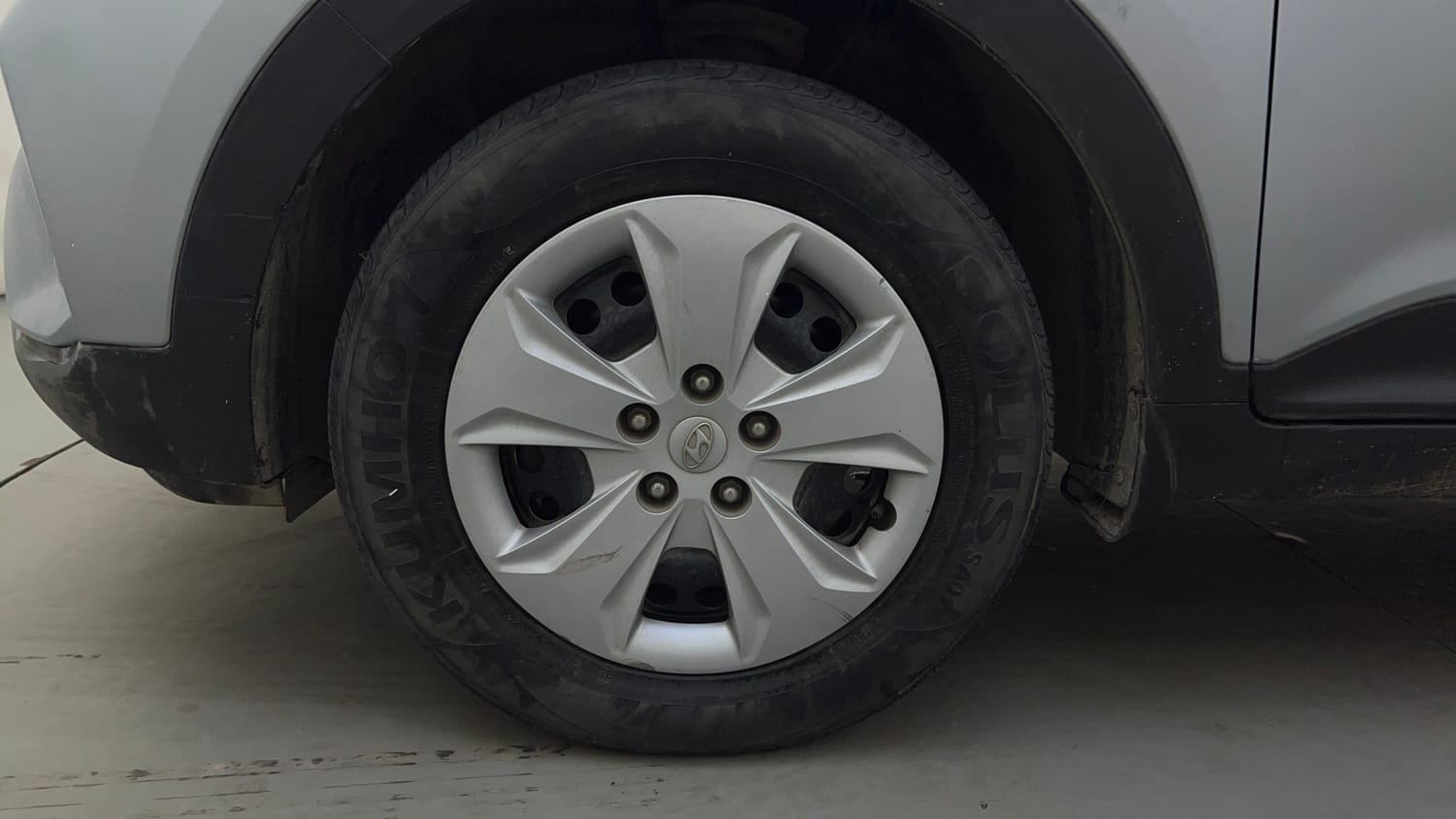 Used 2019 Hyundai Creta E Plus 1.6 Petrol Petrol Manual tyres LEFT FRONT TYRE RIM VIEW