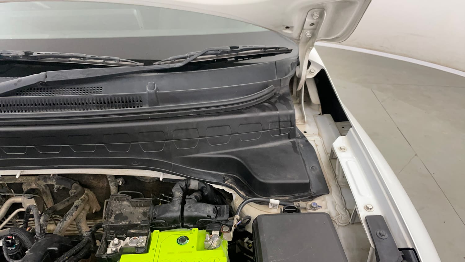 Used 2023 Kia Sonet HTK Plus 1.2 Petrol Manual engine ENGINE LEFT SIDE HINGE & APRON VIEW