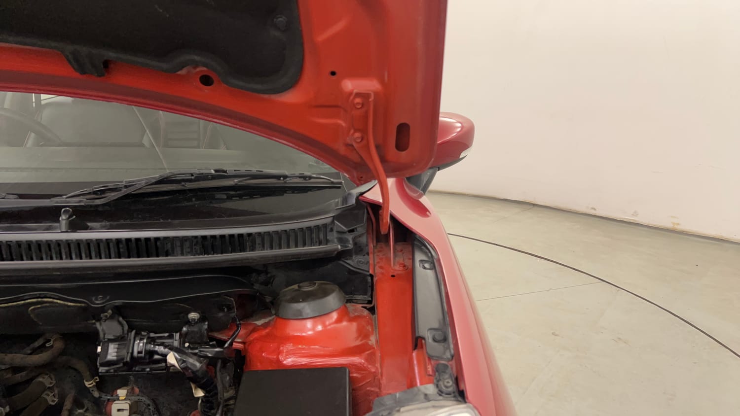 Used 2019 Maruti Suzuki Baleno Delta Petrol Manual engine ENGINE LEFT SIDE HINGE & APRON VIEW