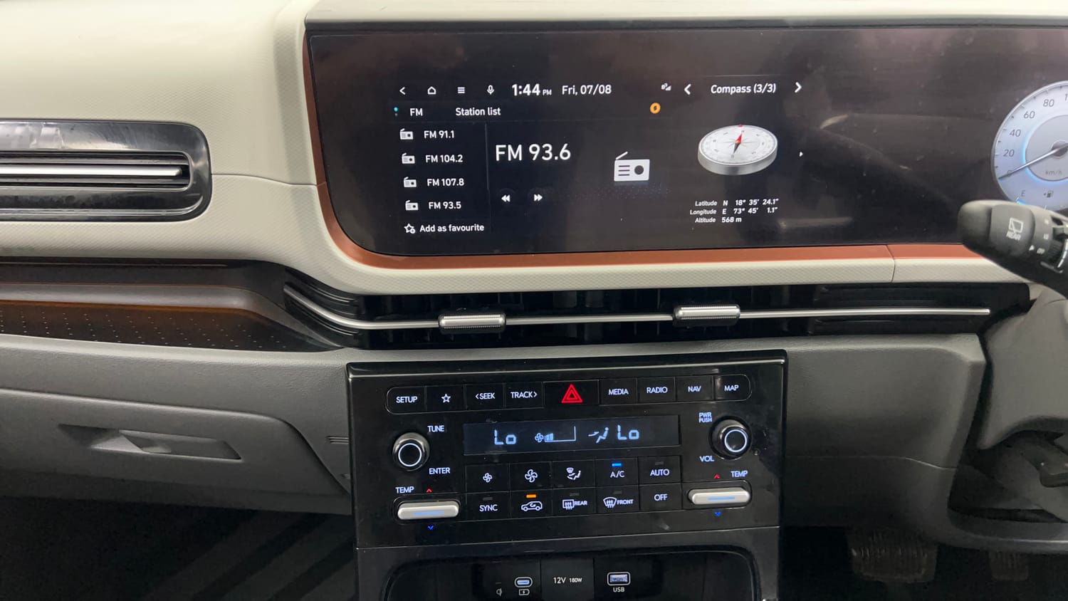 Used 2024 Hyundai Creta 1.5 MPi Petrol IVT SX(O) Petrol Automatic interior MUSIC SYSTEM & AC CONTROL VIEW