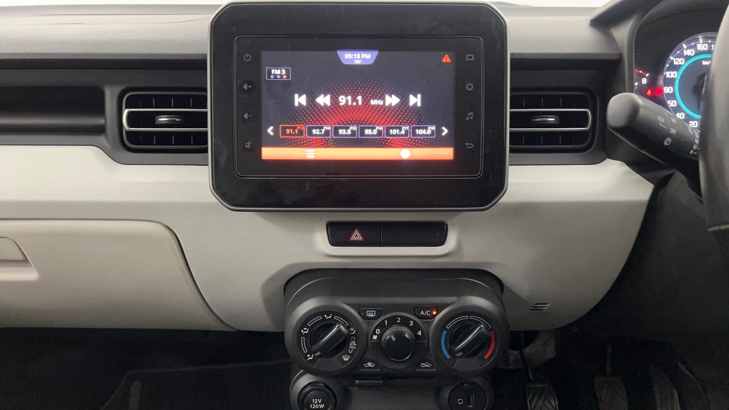 Used 2022 Maruti Suzuki Ignis Zeta 1.2 MT Petrol Manual interior MUSIC SYSTEM & AC CONTROL VIEW