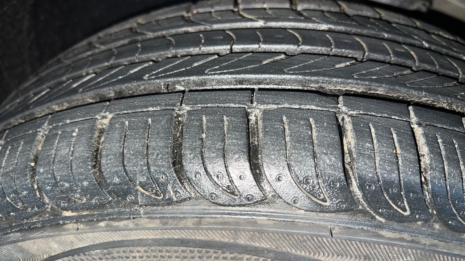 Used 2019 Hyundai Verna SX (O)1.6 VTVT Petrol Manual tyres LEFT FRONT TYRE TREAD VIEW