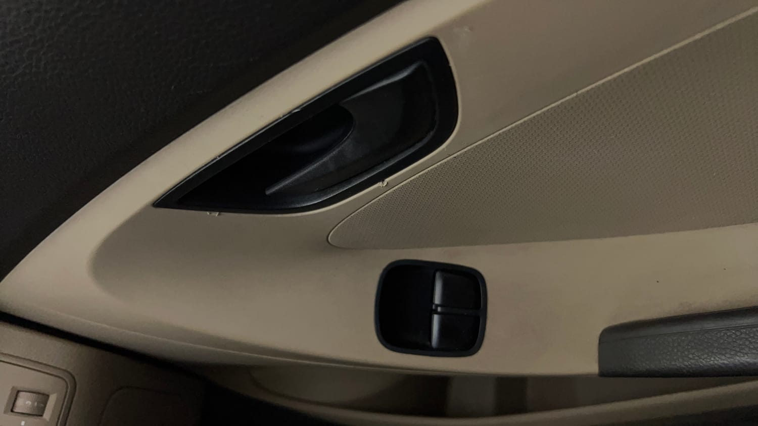 Used 2014 Hyundai Eon Era + Petrol Manual top_features Power windows
