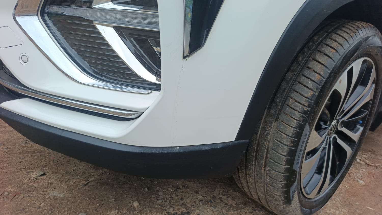 Used 2021 MG Motors Hector Plus Sharp 1.5 Petrol Turbo CVT 6-STR Petrol Automatic dents MINOR SCRATCH