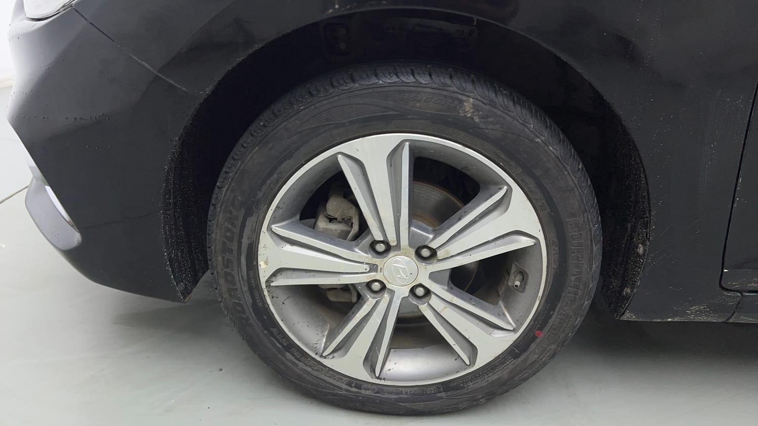 Used 2019 Hyundai Verna SX (O)1.6 VTVT Petrol Manual tyres LEFT FRONT TYRE RIM VIEW