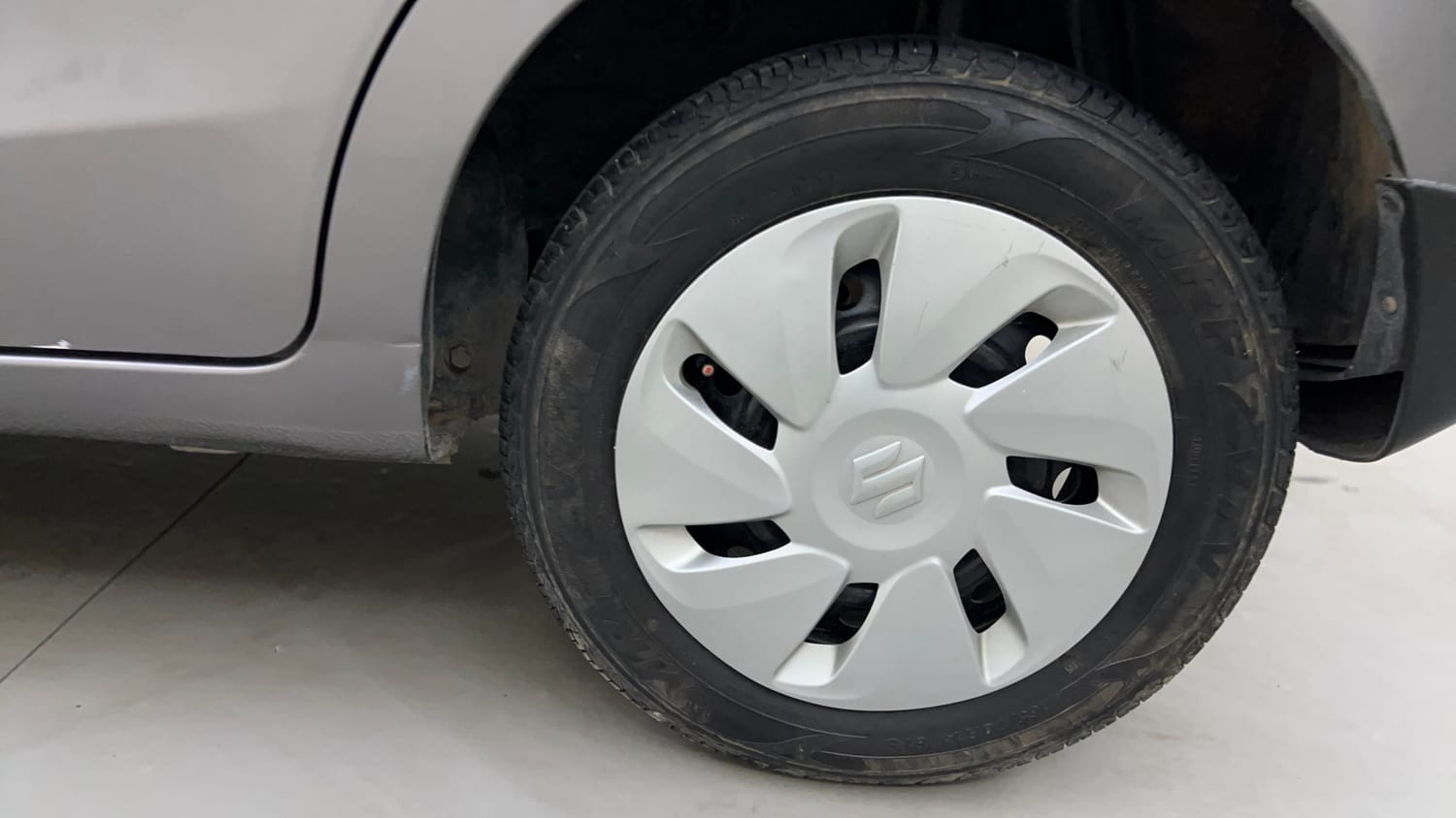 Used 2017 Maruti Suzuki Celerio VXi Petrol Manual tyres LEFT REAR TYRE RIM VIEW