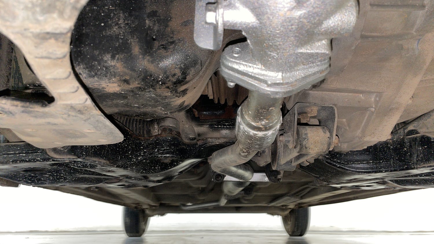 Used 2011 Hyundai i10 Era 1.1 iRDE2 Petrol Manual extra FRONT LEFT UNDERBODY VIEW
