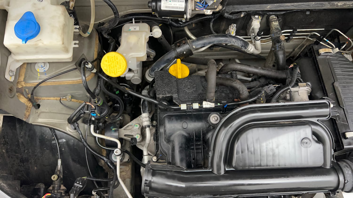 Used 2022 Renault Kwid RXT 0.8 Petrol Manual engine ENGINE RIGHT SIDE VIEW