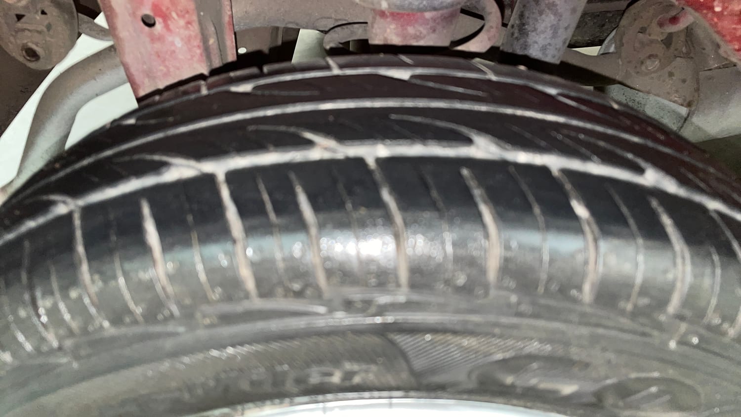 Used 2015 Maruti Suzuki Alto 800 Lxi Petrol Manual tyres RIGHT REAR TYRE TREAD VIEW