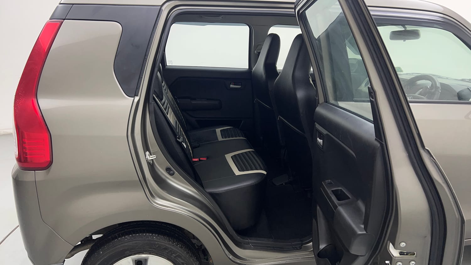 Used 2022 Maruti Suzuki Wagon R ZXi 1.2 AMT Petrol Automatic interior RIGHT SIDE REAR DOOR CABIN VIEW