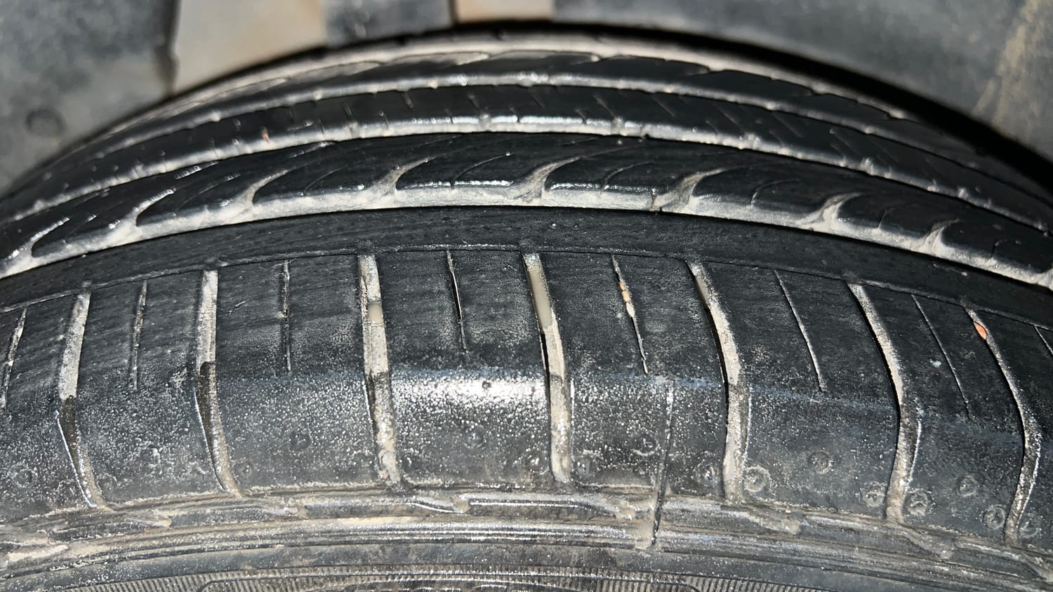 Used 2017 Hyundai Creta SX Plus 1.6 AT CRDI Diesel Automatic tyres RIGHT REAR TYRE TREAD VIEW