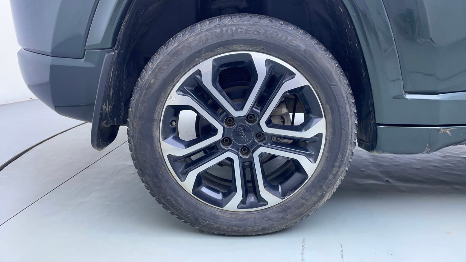 Used 2022 Jeep Compass Model S (O) Diesel 4x4 AT Diesel Automatic tyres RIGHT REAR TYRE RIM VIEW