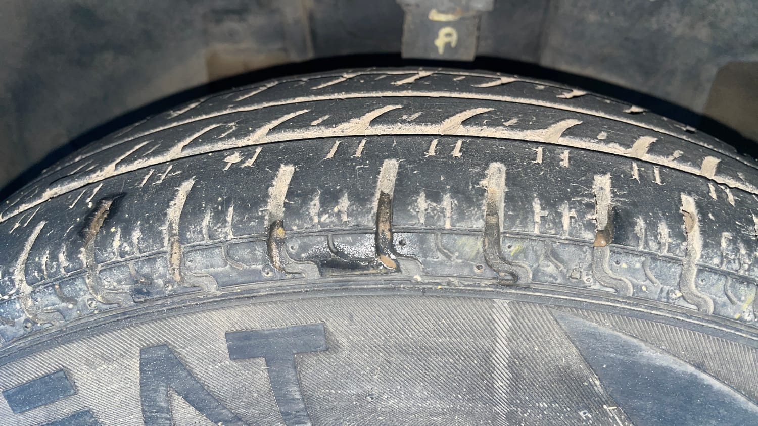 Used 2016 Datsun Redi-GO S Petrol Manual tyres LEFT FRONT TYRE TREAD VIEW