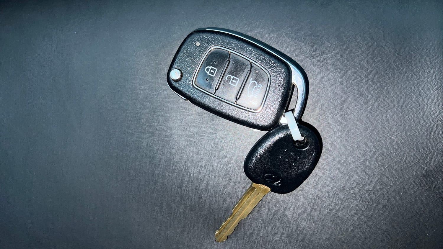 Used 2021 Hyundai Venue S Plus 1.2 Petrol Petrol Manual extra CAR KEY VIEW