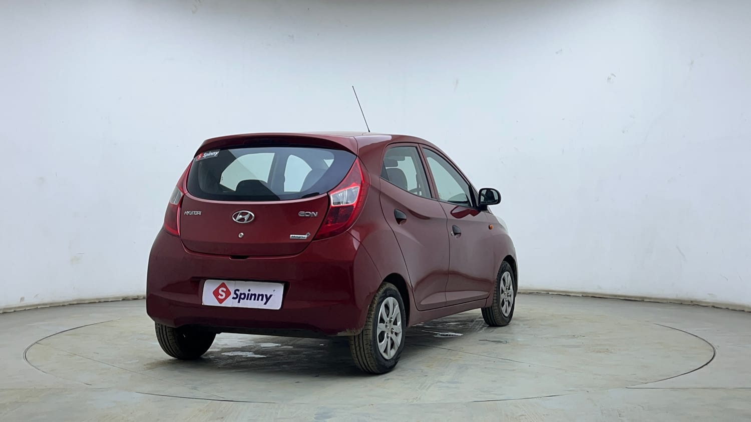 Used 2014 Hyundai Eon Magna Petrol Manual exterior RIGHT REAR CORNER VIEW