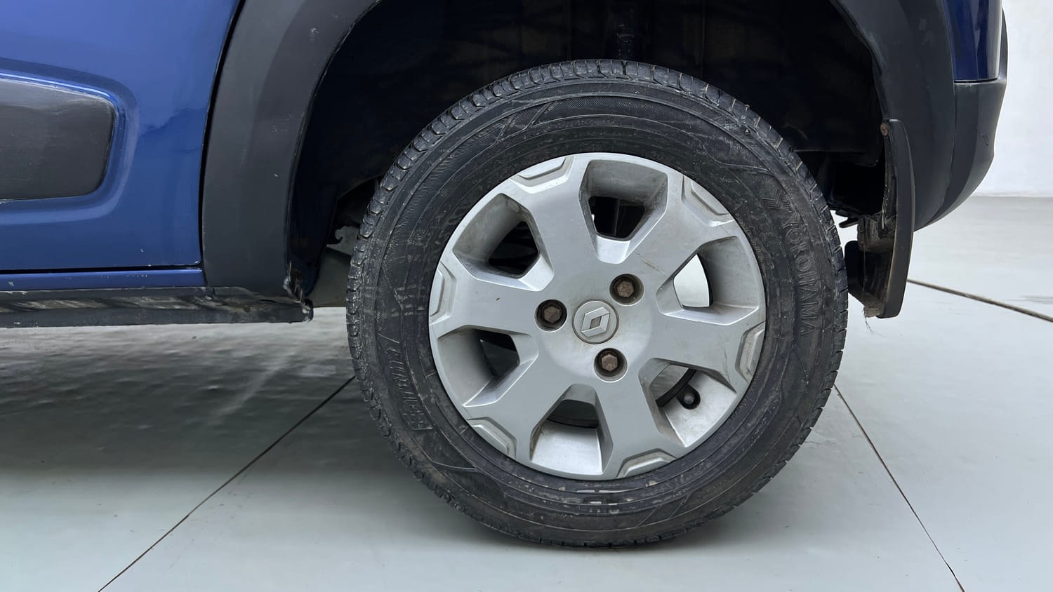 Used 2018 Renault Kwid CLIMBER 1.0 AMT Petrol Automatic tyres LEFT REAR TYRE RIM VIEW