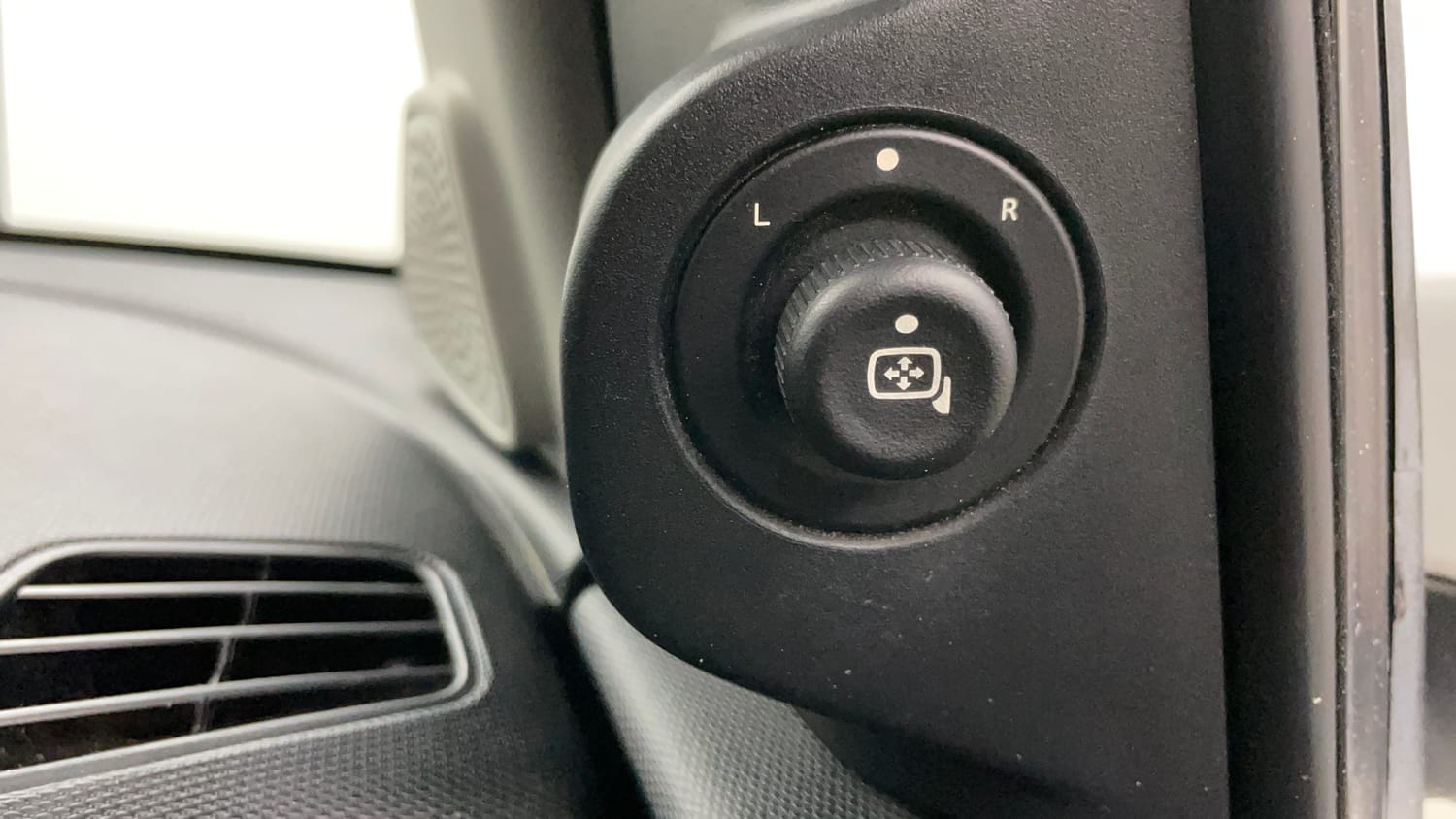 Used 2022 Tata Tiago XT Petrol Manual top_features Adjustable ORVM