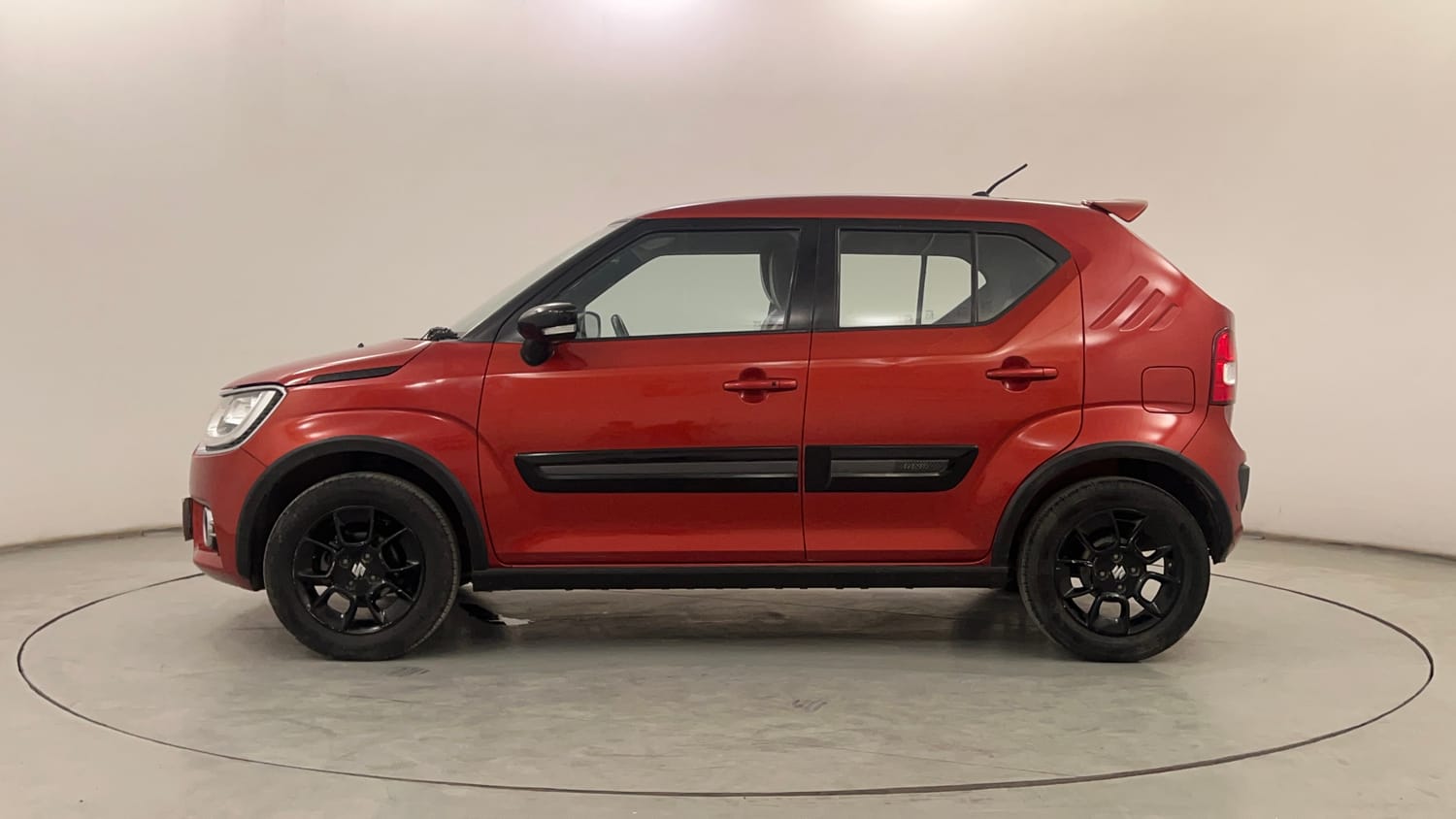 Used 2017 Maruti Suzuki Ignis Alpha MT Petrol Dual Tone Petrol Manual exterior LEFT SIDE VIEW