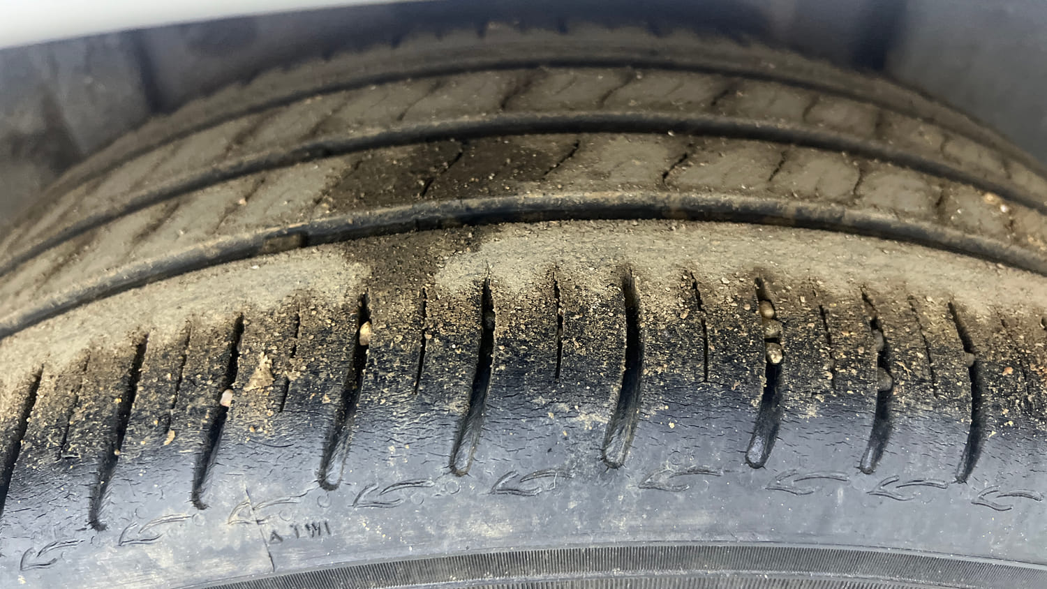 Used 2023 Skoda Slavia Ambition 1.0L TSI AT Petrol Automatic tyres LEFT REAR TYRE TREAD VIEW