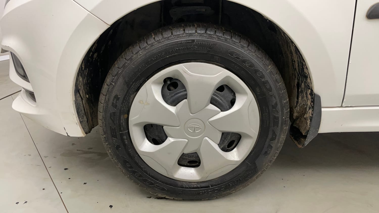 Used 2022 Tata Tiago XT Petrol Manual tyres LEFT FRONT TYRE RIM VIEW