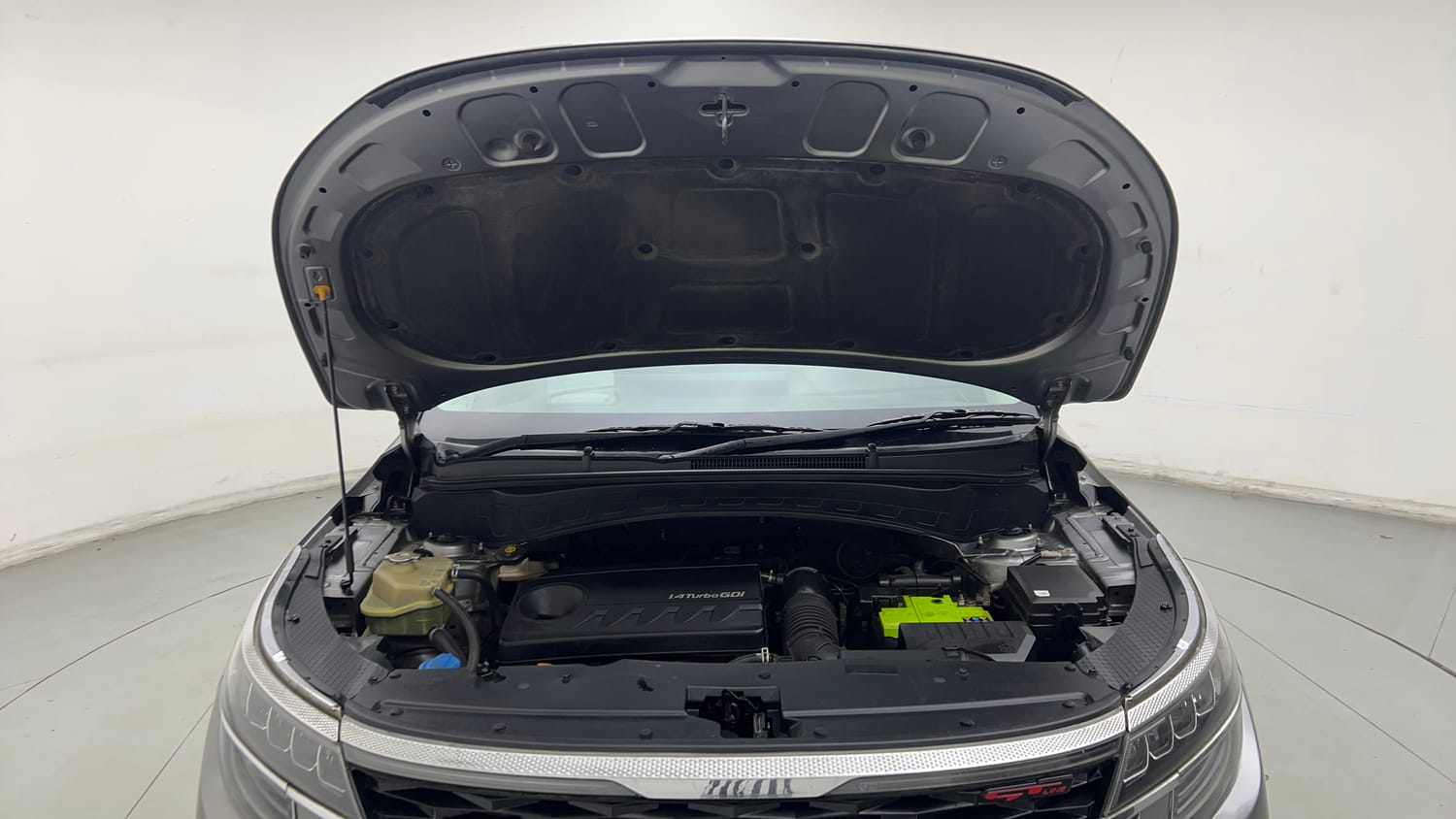 Used 2020 kia Seltos GTX Plus DCT 1.4 Petrol Automatic engine ENGINE & BONNET OPEN FRONT VIEW