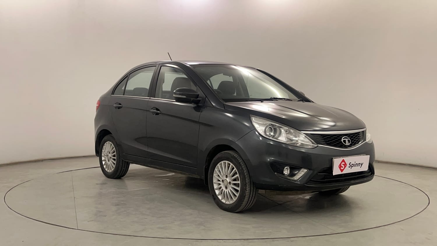 Used 2015 Tata Zest XT Petrol Petrol Manual exterior RIGHT FRONT CORNER VIEW