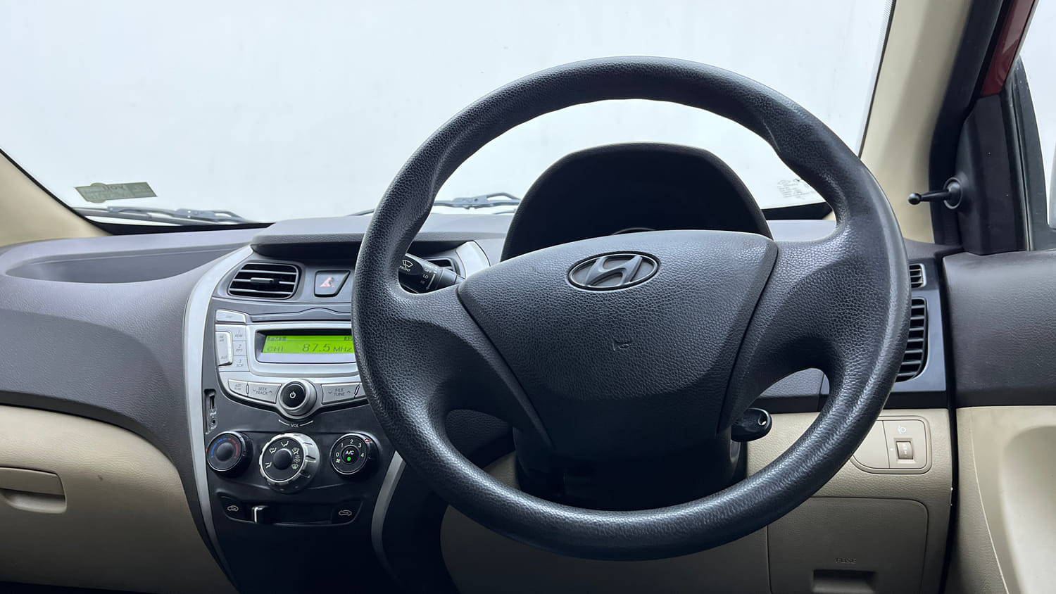 Used 2014 Hyundai Eon Magna Petrol Manual interior STEERING VIEW
