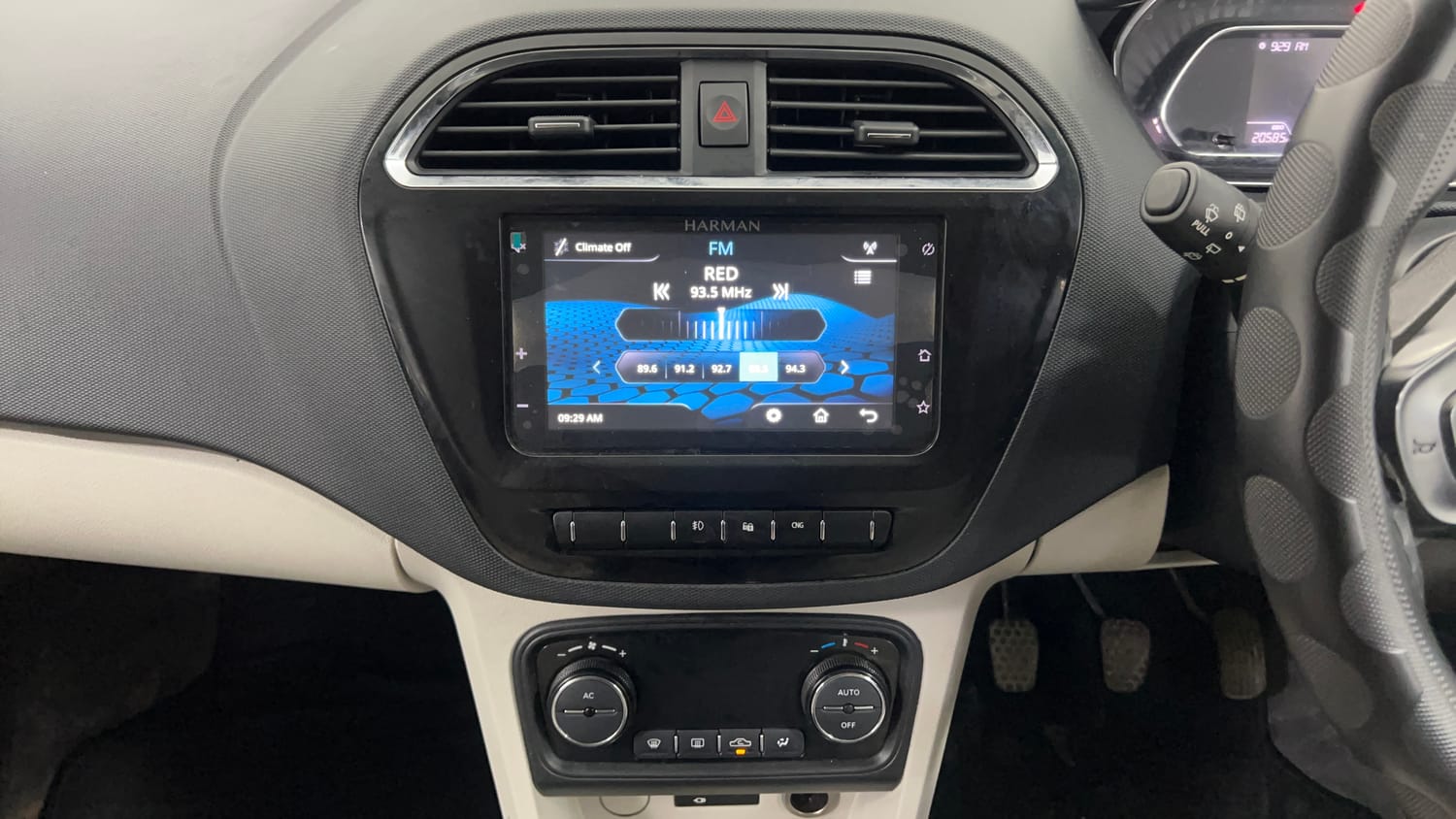 Used 2022 Tata Tiago XZ Plus CNG Cng Manual interior MUSIC SYSTEM & AC CONTROL VIEW