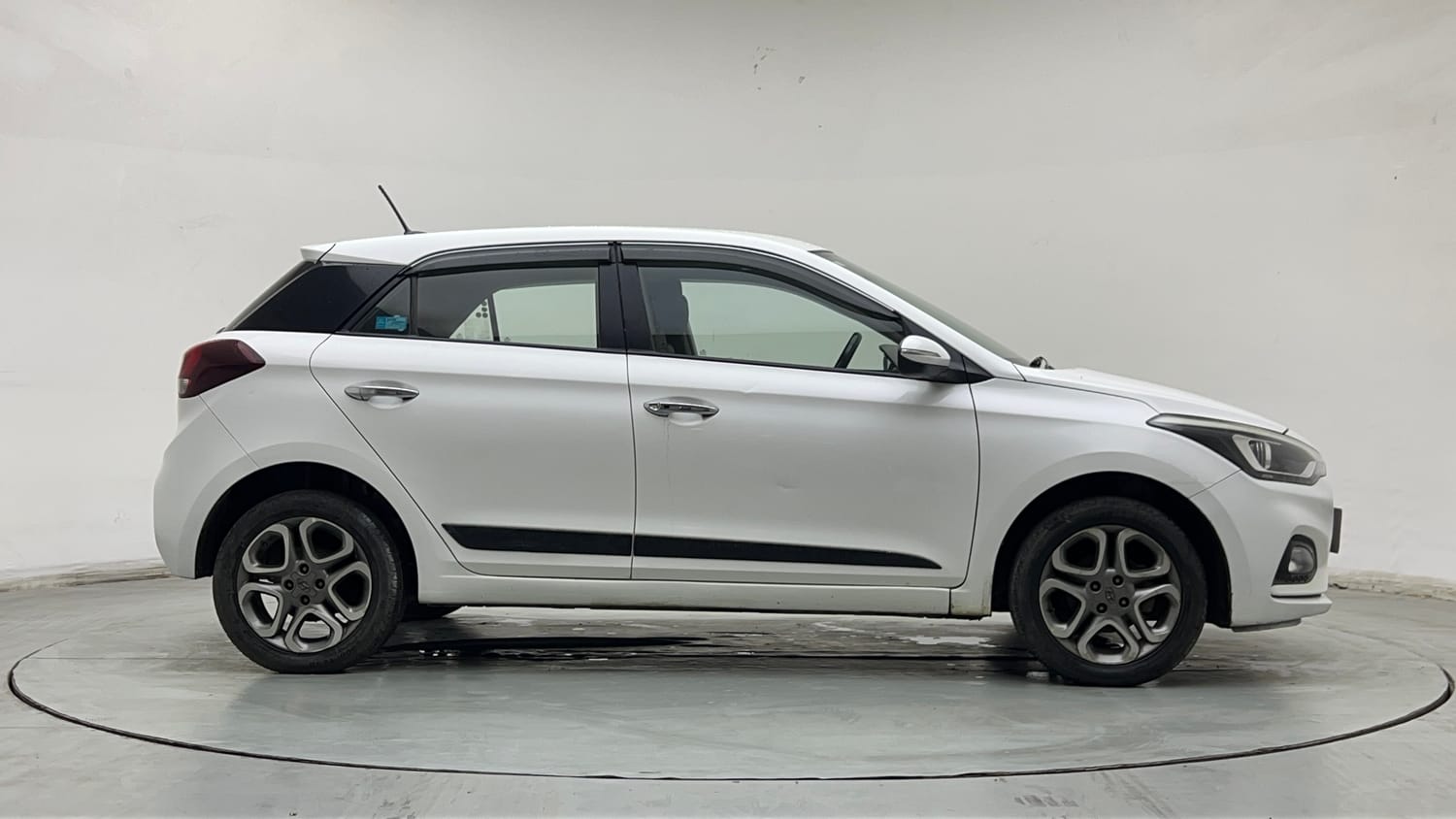 Used 2019 Hyundai Elite i20 Asta 1.2 (O) Petrol Manual exterior RIGHT SIDE VIEW