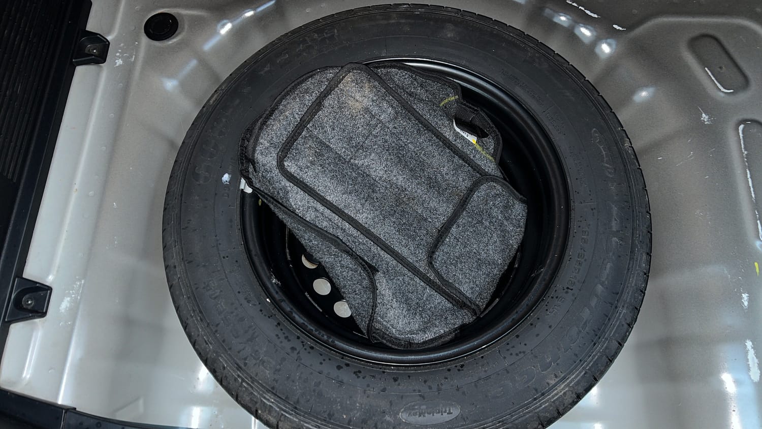 Used 2024 Kia Sonet HTK (O) 1.2 Petrol MT Petrol Manual tyres SPARE TYRE VIEW