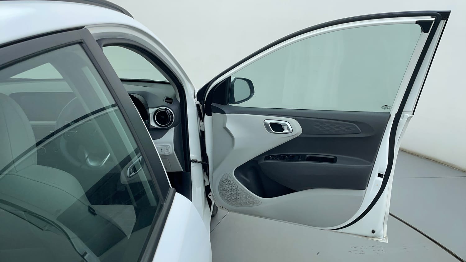 Used 2023 Hyundai Grand i10 Nios Sportz 1.2 Kappa VTVT CNG Cng Manual interior RIGHT FRONT DOOR OPEN VIEW