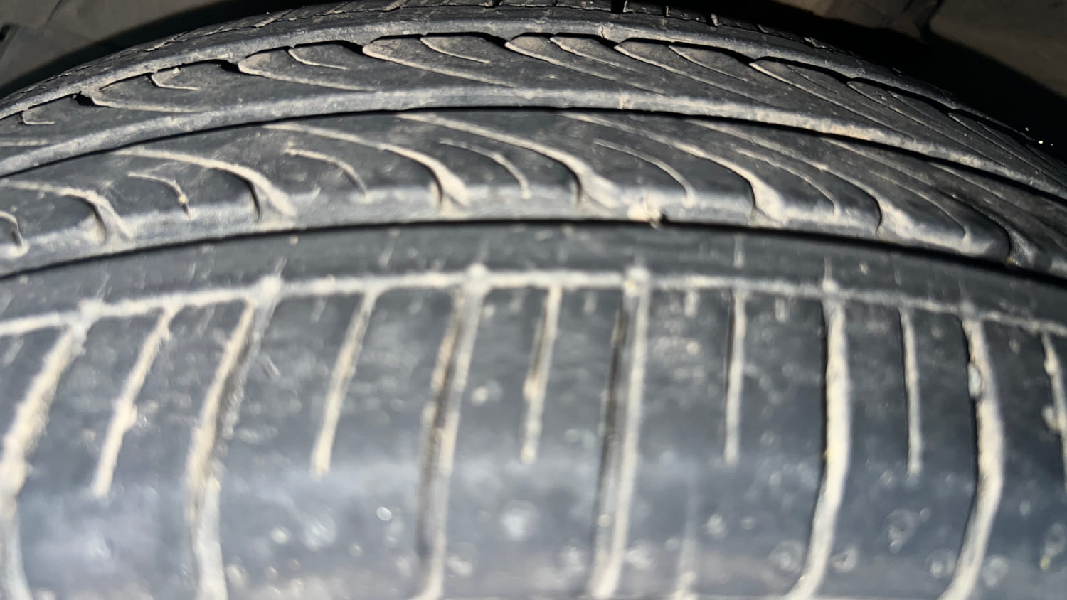 Used 2022 Maruti Suzuki Ciaz Zeta 1.5 Petrol Manual tyres LEFT FRONT TYRE TREAD VIEW