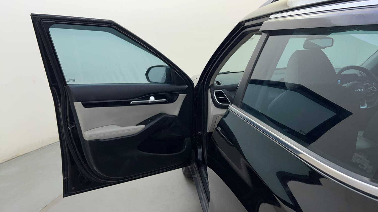 Used 2023 kia Seltos HTX 1.5 IVT Petrol Automatic interior LEFT FRONT DOOR OPEN VIEW