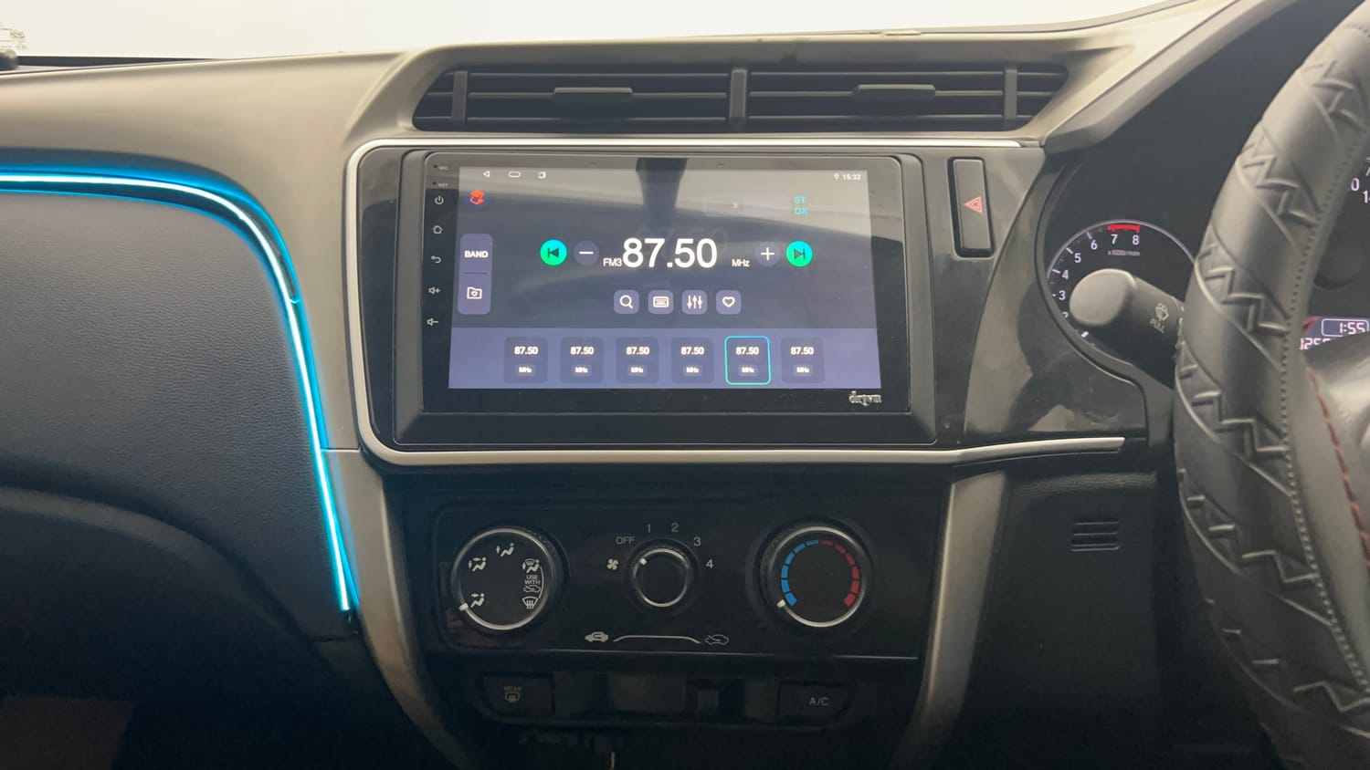 Used 2017 Honda City S Petrol Petrol Manual interior MUSIC SYSTEM & AC CONTROL VIEW