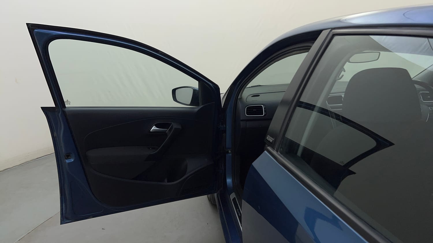 Used 2017 Volkswagen Polo Highline1.2L (P) Petrol Manual interior LEFT FRONT DOOR OPEN VIEW