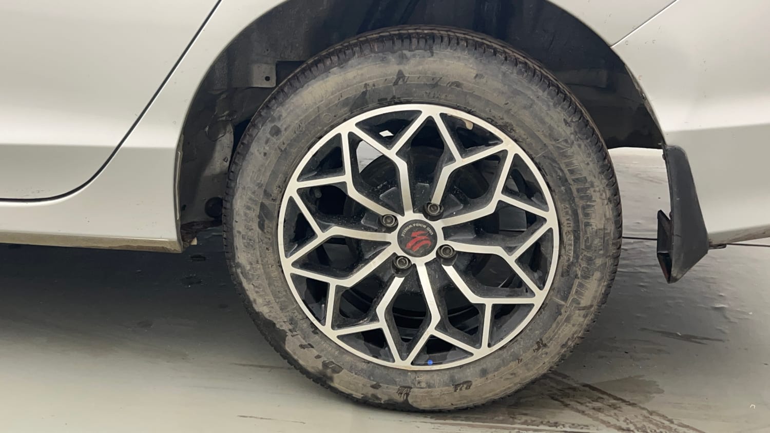 Used 2017 Honda City S Petrol Petrol Manual tyres LEFT REAR TYRE RIM VIEW