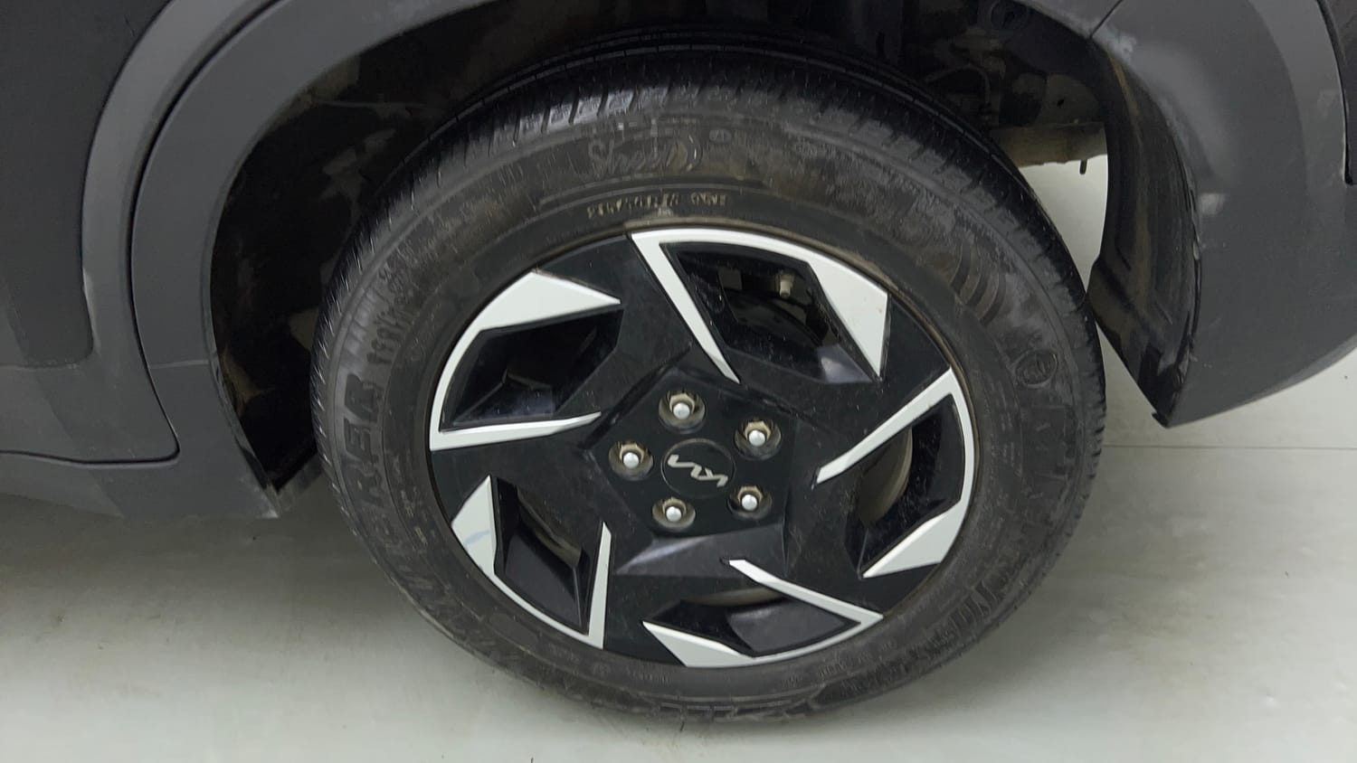 Used 2024 Kia Sonet HTK (O) 1.2 Petrol MT Petrol Manual tyres LEFT REAR TYRE RIM VIEW