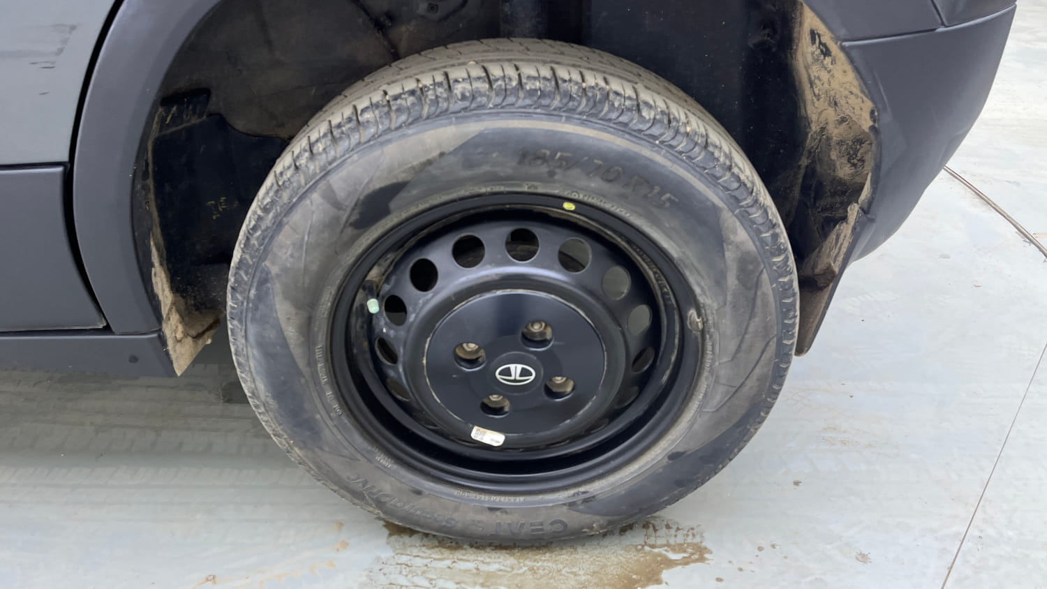 Used 2024 Tata Punch Pure MT Petrol Manual tyres LEFT REAR TYRE RIM VIEW