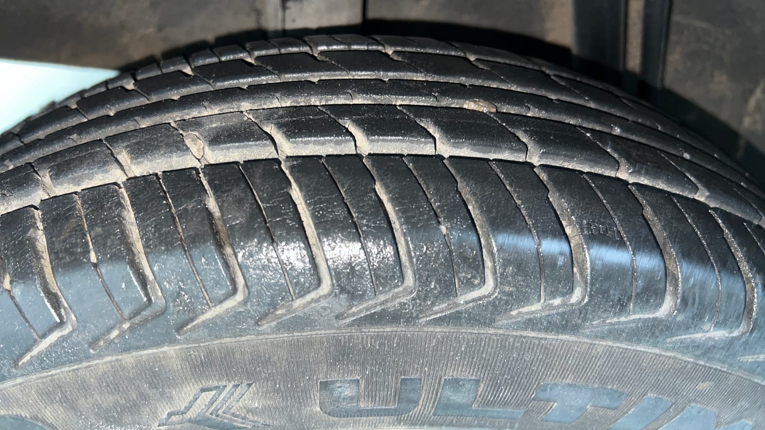 Used 2016 Renault Kwid RXT Petrol Manual tyres RIGHT REAR TYRE TREAD VIEW