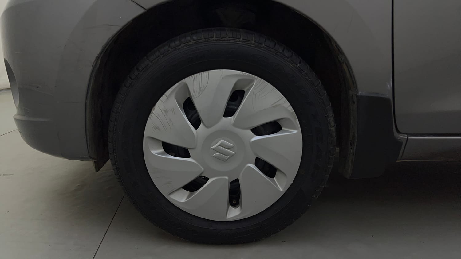 Used 2017 Maruti Suzuki Celerio VXi Petrol Manual tyres LEFT FRONT TYRE RIM VIEW