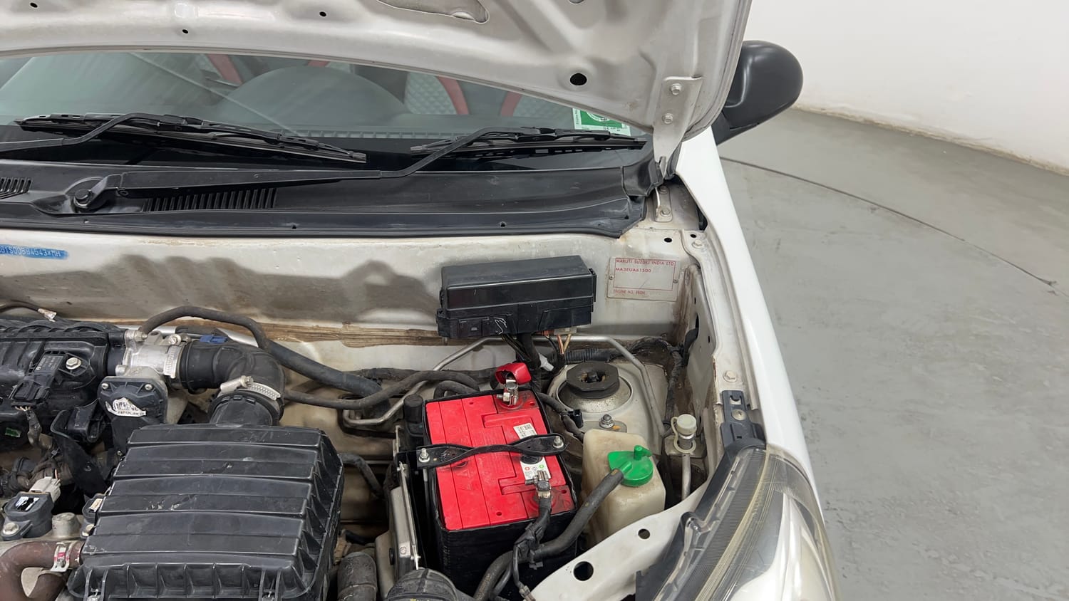 Used 2018 Maruti Suzuki Alto 800 LXi Petrol Manual engine ENGINE LEFT SIDE HINGE & APRON VIEW
