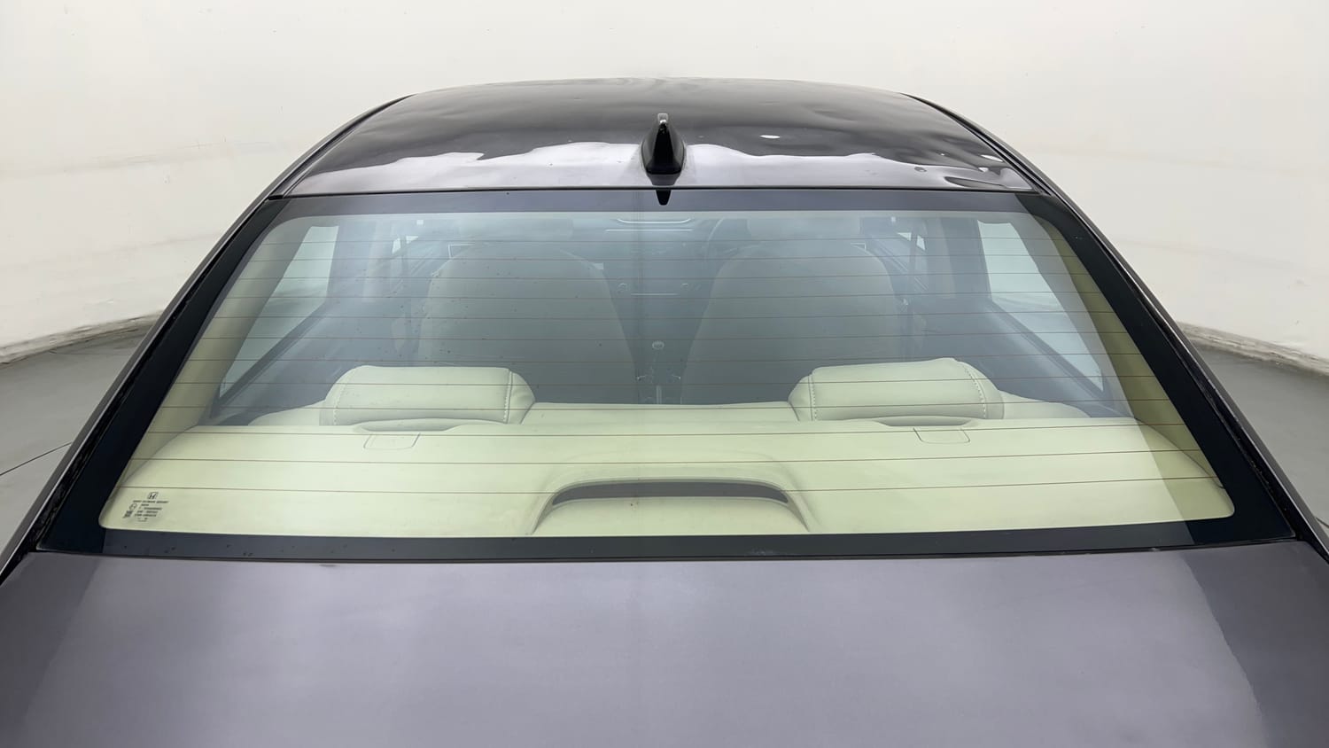 Used 2019 Honda Amaze 1.2 V MT Petrol Petrol Manual exterior BACK WINDSHIELD VIEW