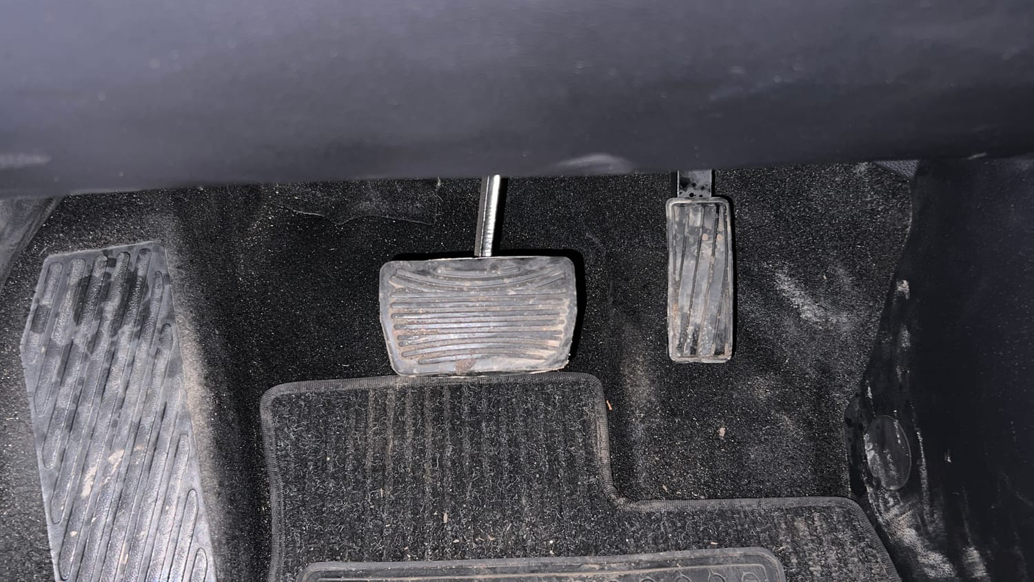Used 2021 Mahindra XUV700 AX 7 Petrol AT 7 STR Petrol Automatic interior PEDALS VIEW