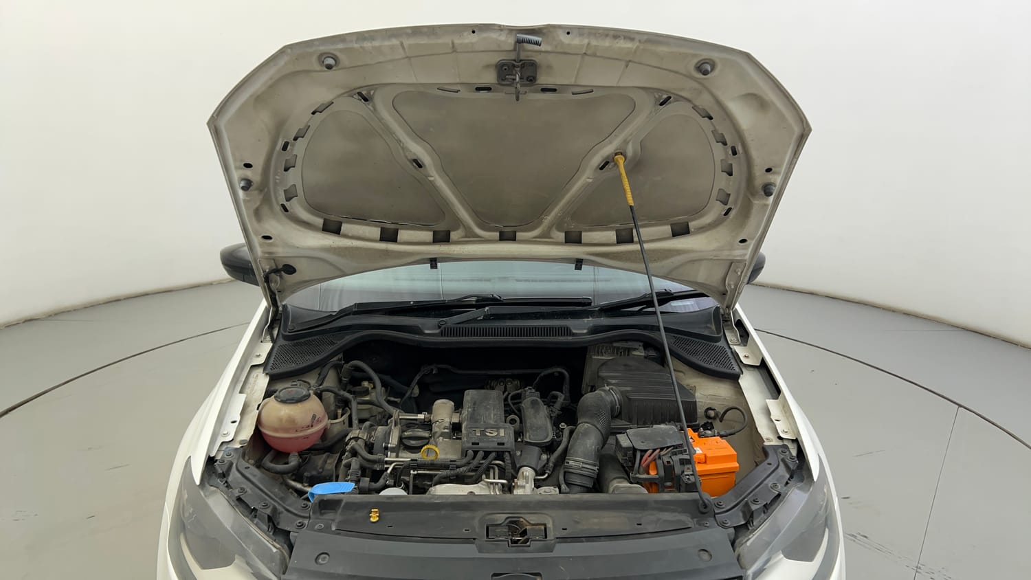 Used 2017 Volkswagen Polo GT TSI Petrol Automatic engine ENGINE & BONNET OPEN FRONT VIEW